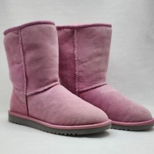 Discontinued Pink UGG Australia Classic Shearling Boots Cozy Winter Suede Boot